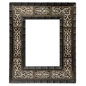 Cadre en bois noirci et marqueterie — 23,7 x 18 cm — Ref.PC0095M1 (Paire PC0094M1)