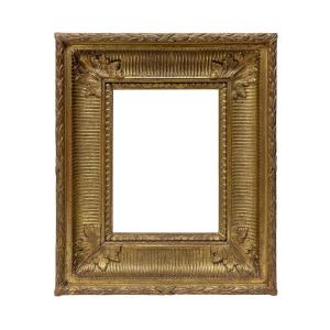 Frame With Fluted Channels — 22.2 X 16.8 Cm — Item No. 2833