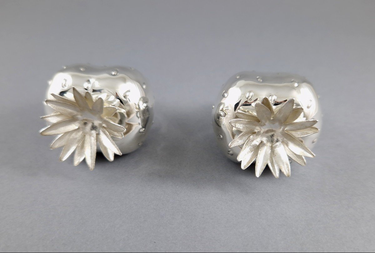 Strawberry Salt And Pepper Shaker In Sterling Silver-photo-3