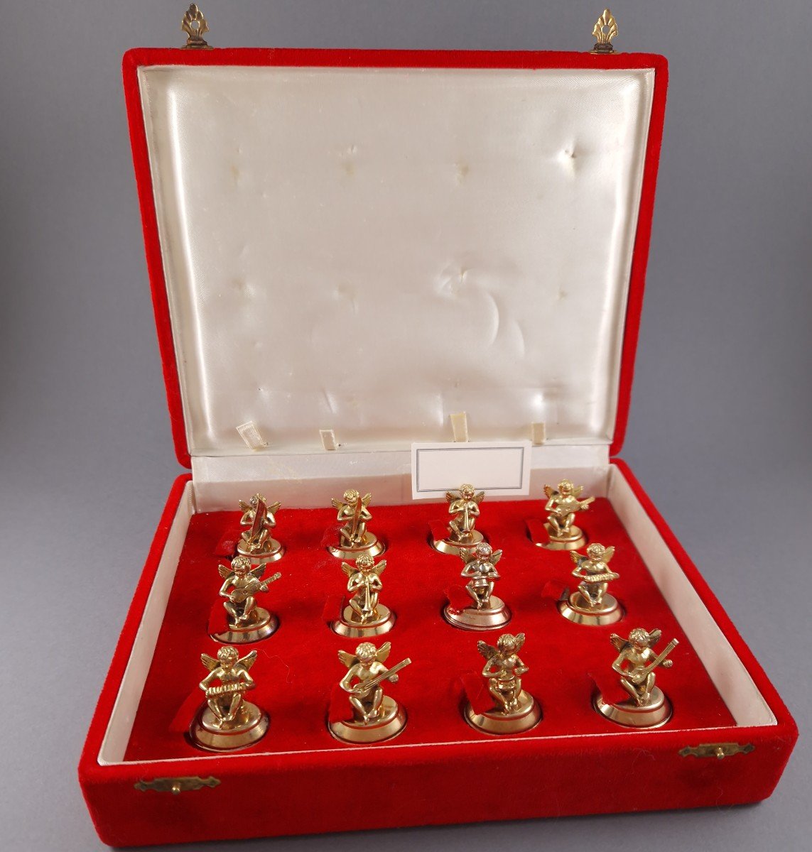 12 portes nom en vermeil