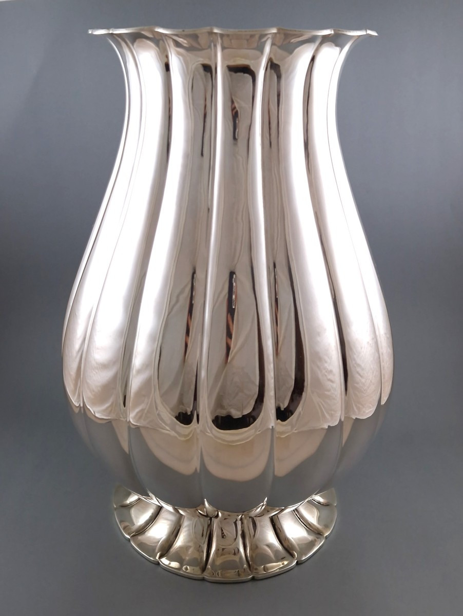 Grand vase en argent massif