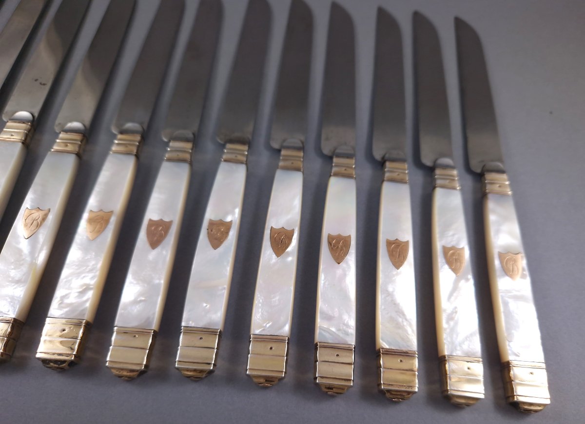 12 et 12 couteaux en nacre, vermeil et or rose -photo-4