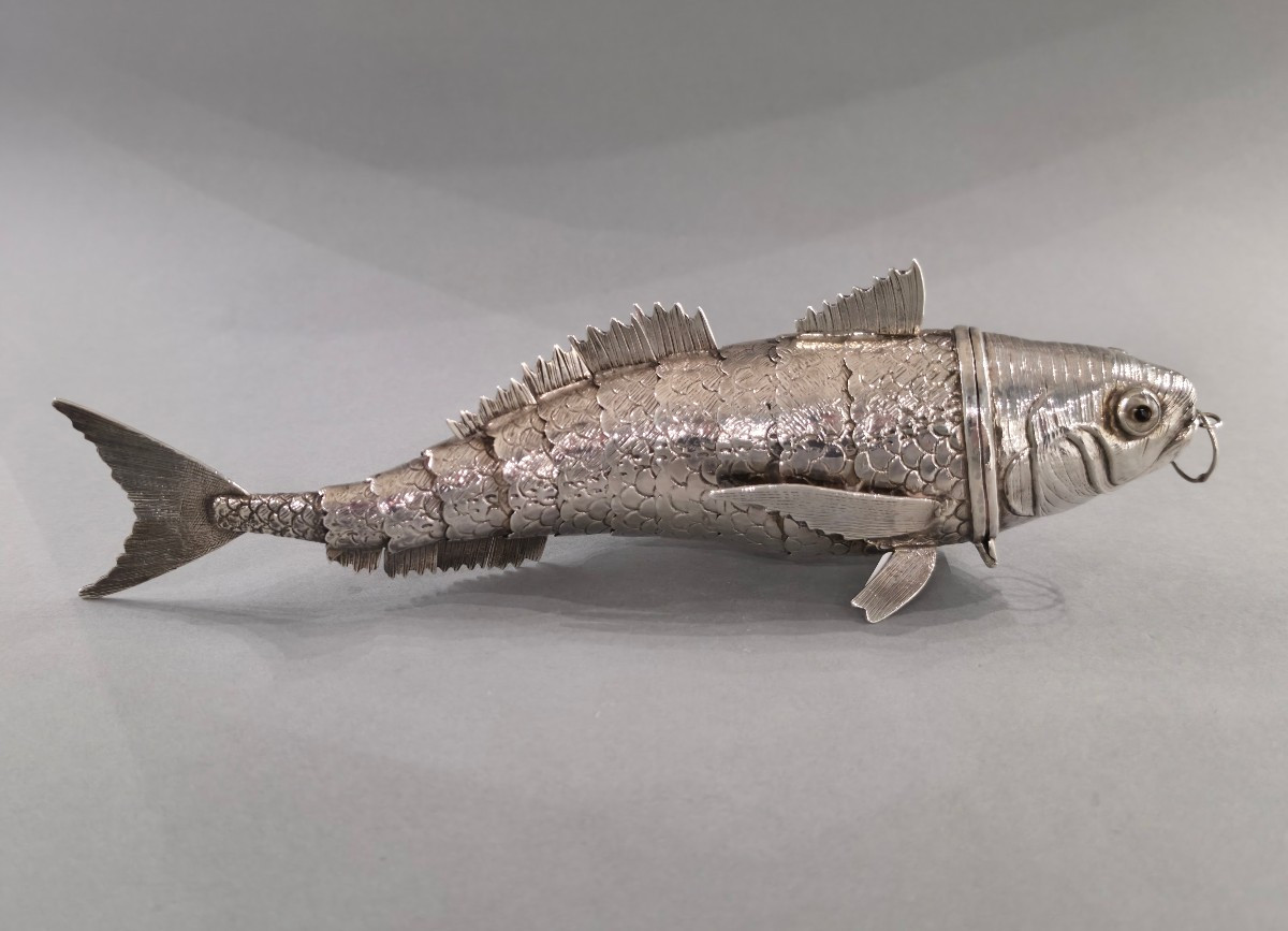 Poisson articulé formant boite en argent massif