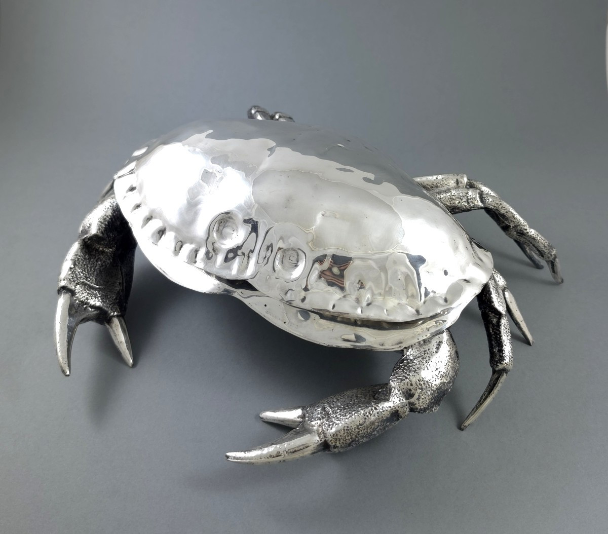 Coupe à caviar en métal argenté forme de crabe