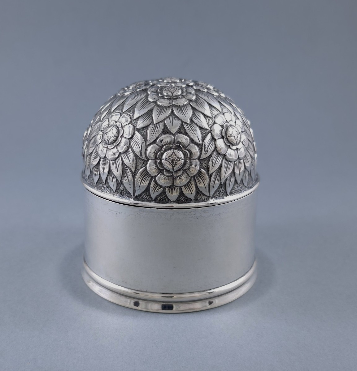 Boite en argent massif et vermeil