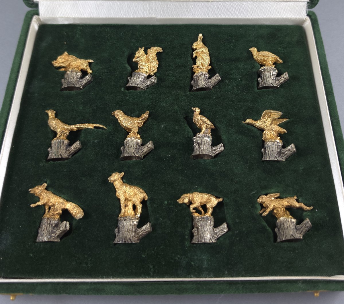 12 Sterling Silver And Gilt Place Card Holders Theme Of Hunting-photo-2