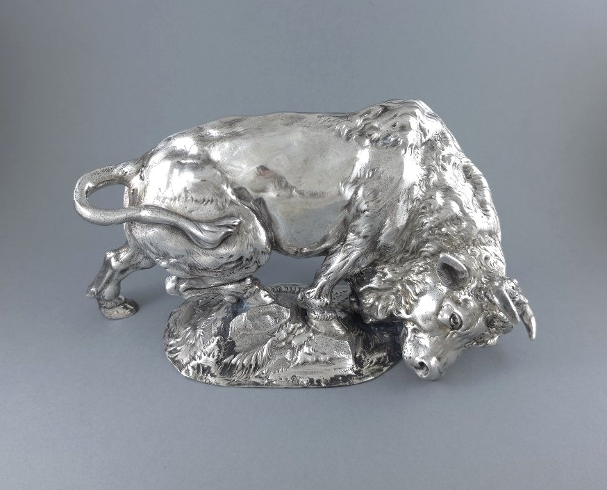 Sculpture taureau en argent massif-photo-2