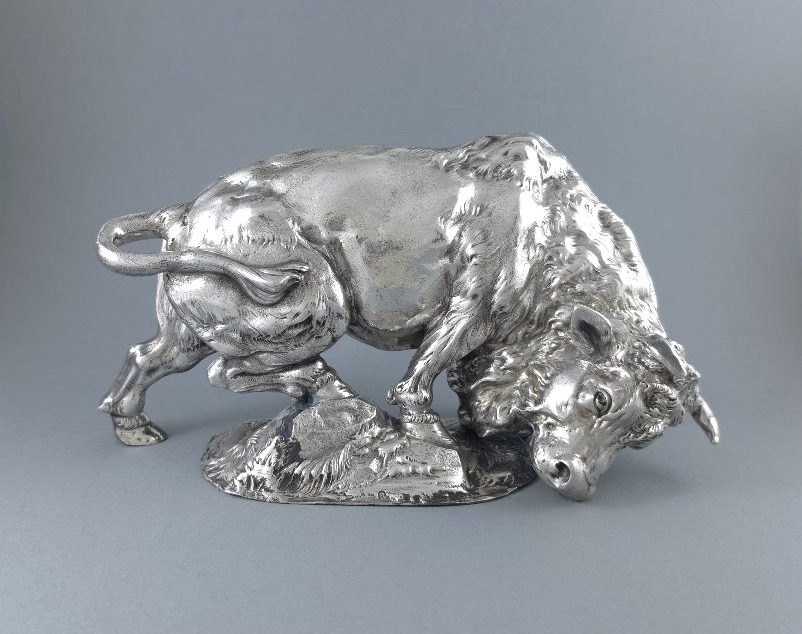 Sculpture taureau en argent massif
