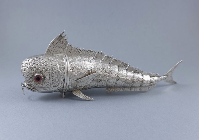 Sterling Silver Hinged Fish Box-photo-1