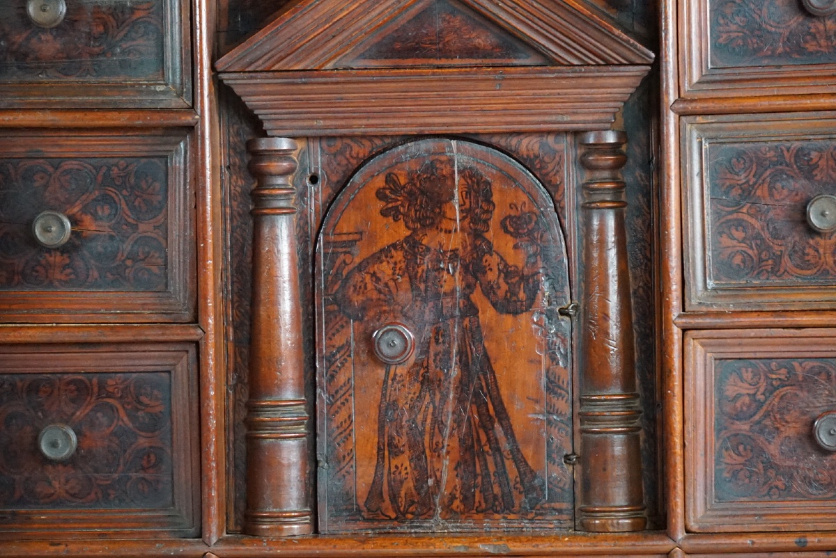 Rare Venetian Money Box Made Of Cedar Wood Featuring A Map Of The City Of Candia And Secrets – 17th Century (ca.-photo-1