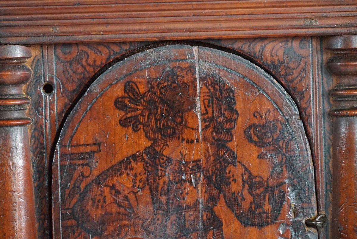Rare Venetian Money Box Made Of Cedar Wood Featuring A Map Of The City Of Candia And Secrets – 17th Century (ca.-photo-6