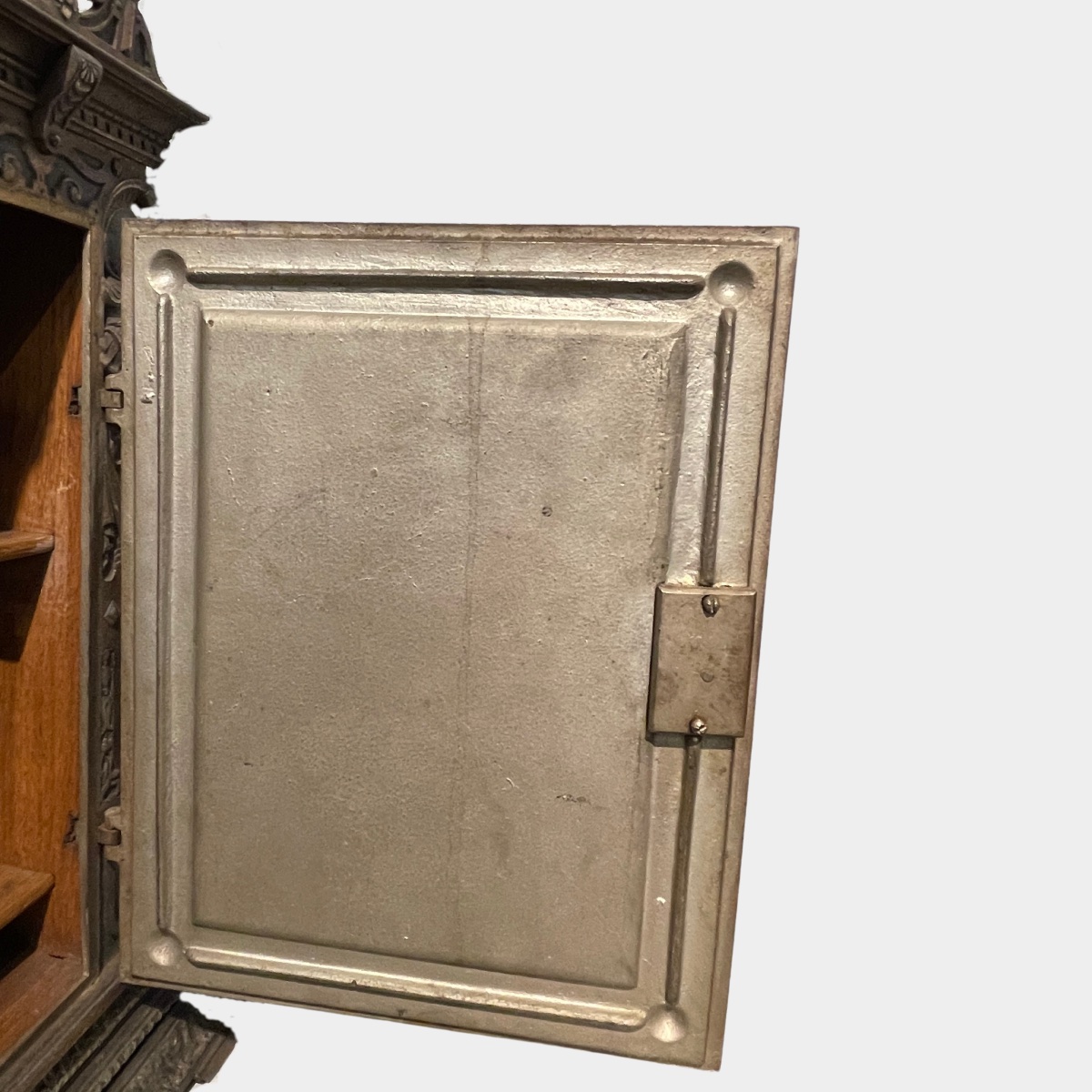Artistic Cast-iron And Oak Tabletop Cabinet – Rudolf Mayer (1846–1916)-photo-3