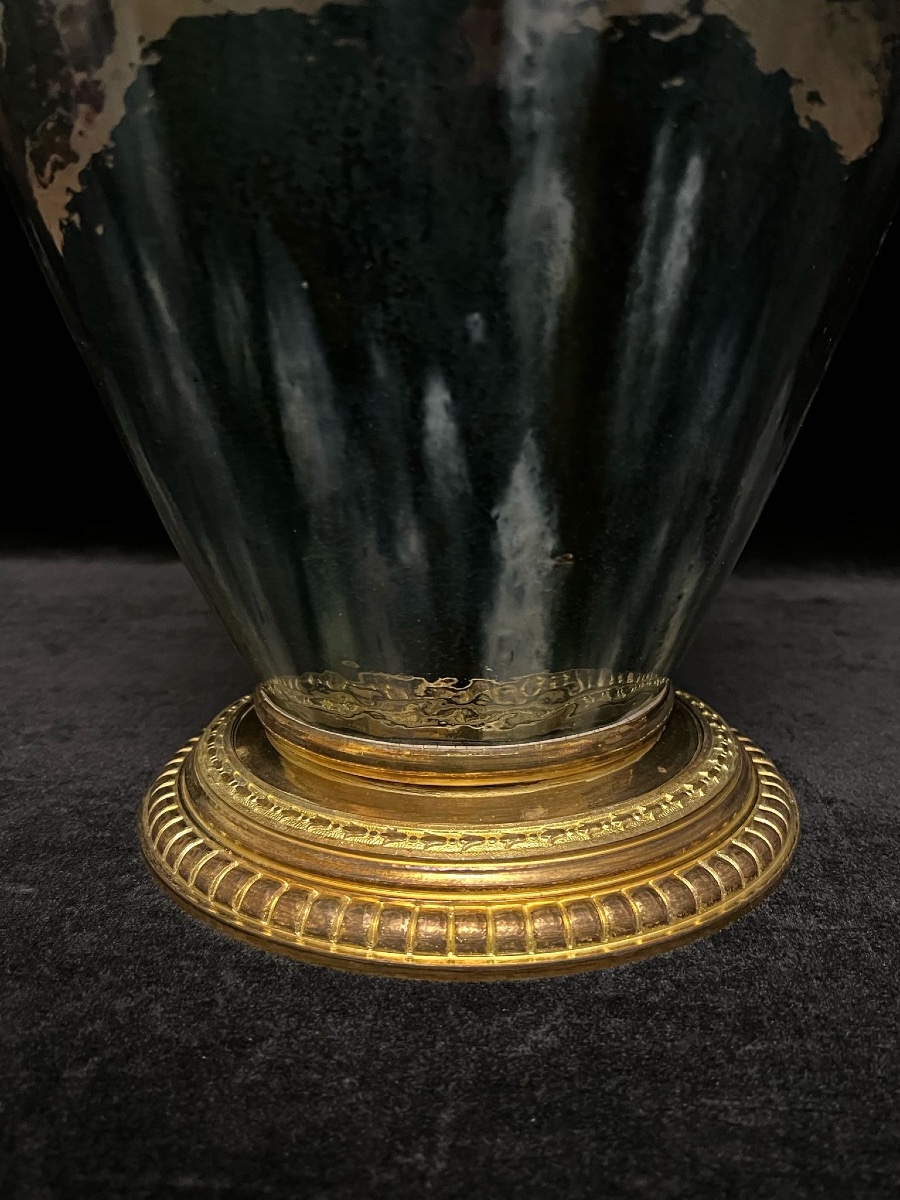 Vase en porcelaine avec de decoration en bronze-photo-5