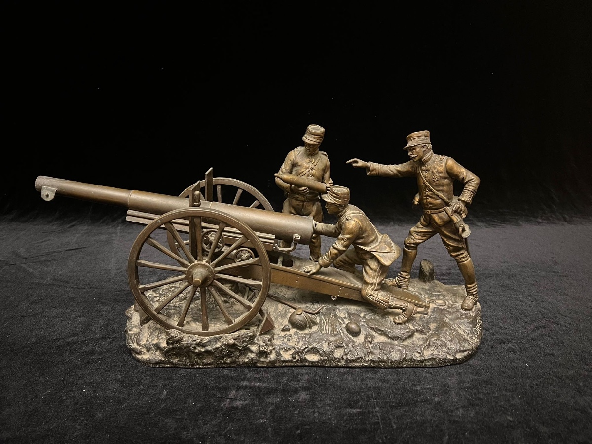 Les soldats au cannon en bronze par Georges Omerth