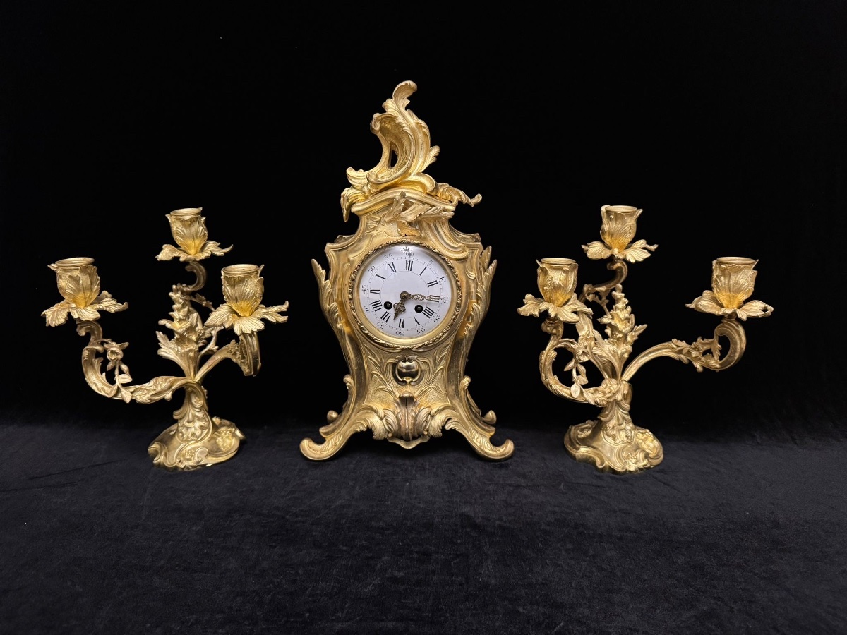 Mantel Clock With Candlesticks 