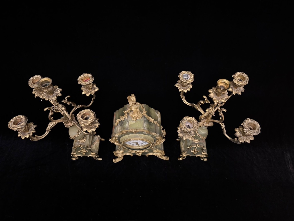 Pendule de cheminée avec des chandeliers, onyx-photo-7