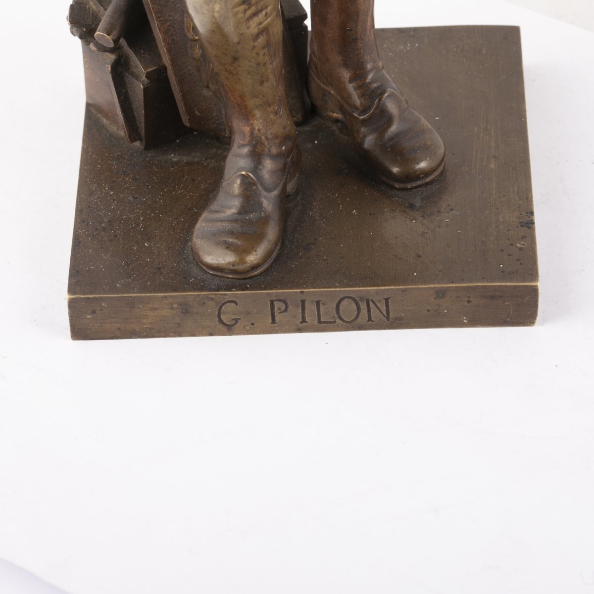 Une statue en bronze d'un sculpteur français Germain Pilon-photo-4