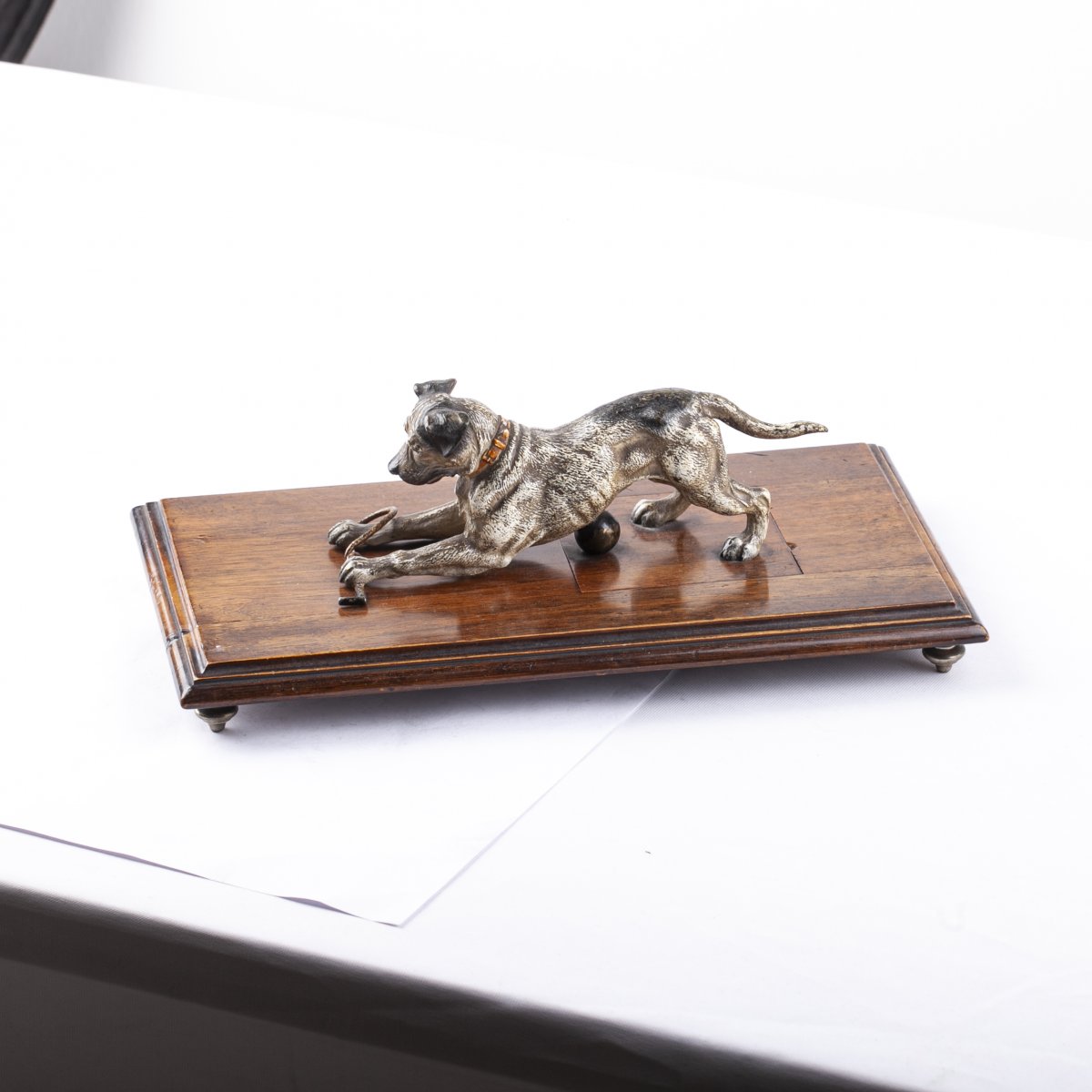 Vienna Bronze Paper Clip And Letter Holder Of "the Dog" On Wooden Stand-photo-2