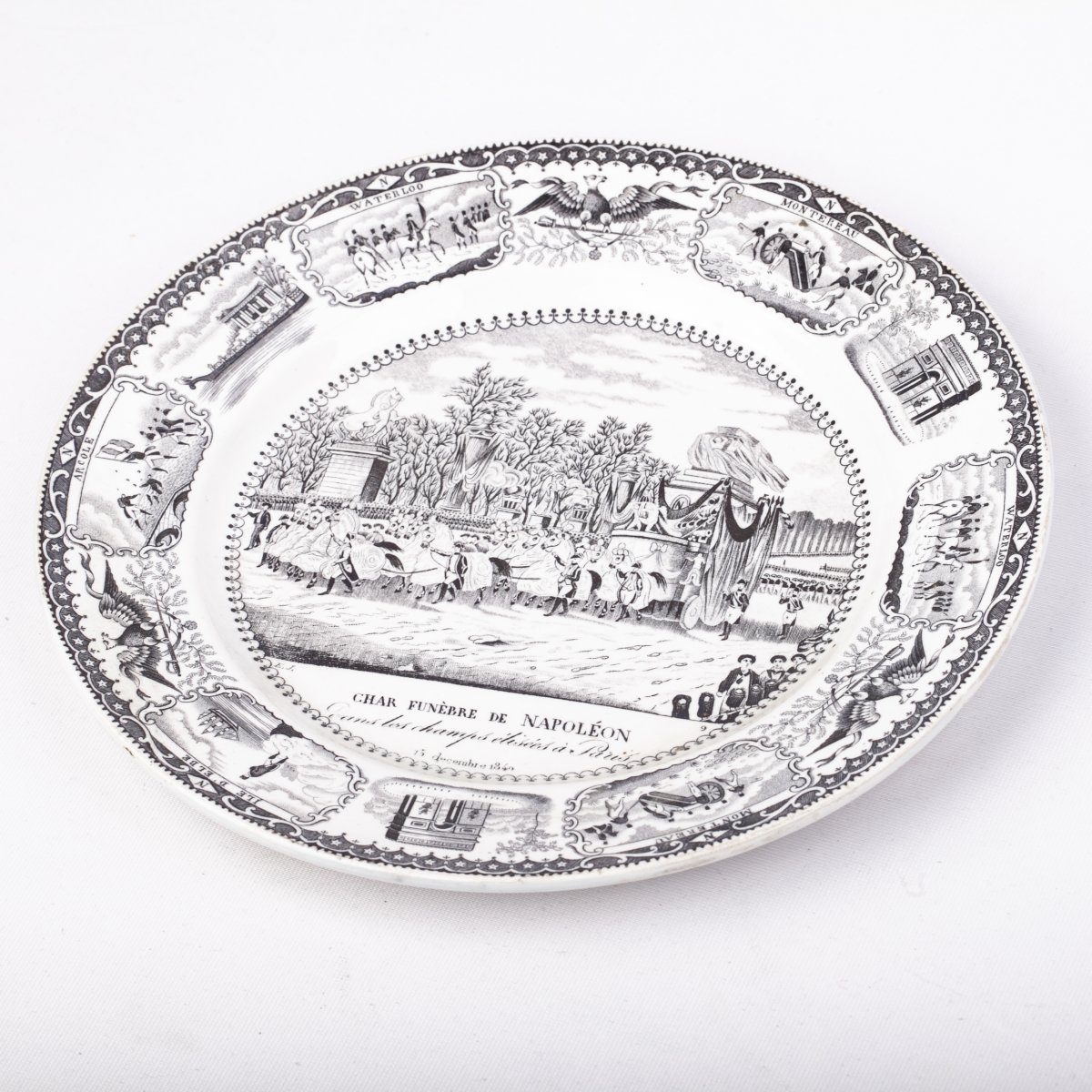 Assiettes à Céramique Napoléoniennes Mortes Gien Peintes en France, 19ème Siècle, Set de 12-photo-2