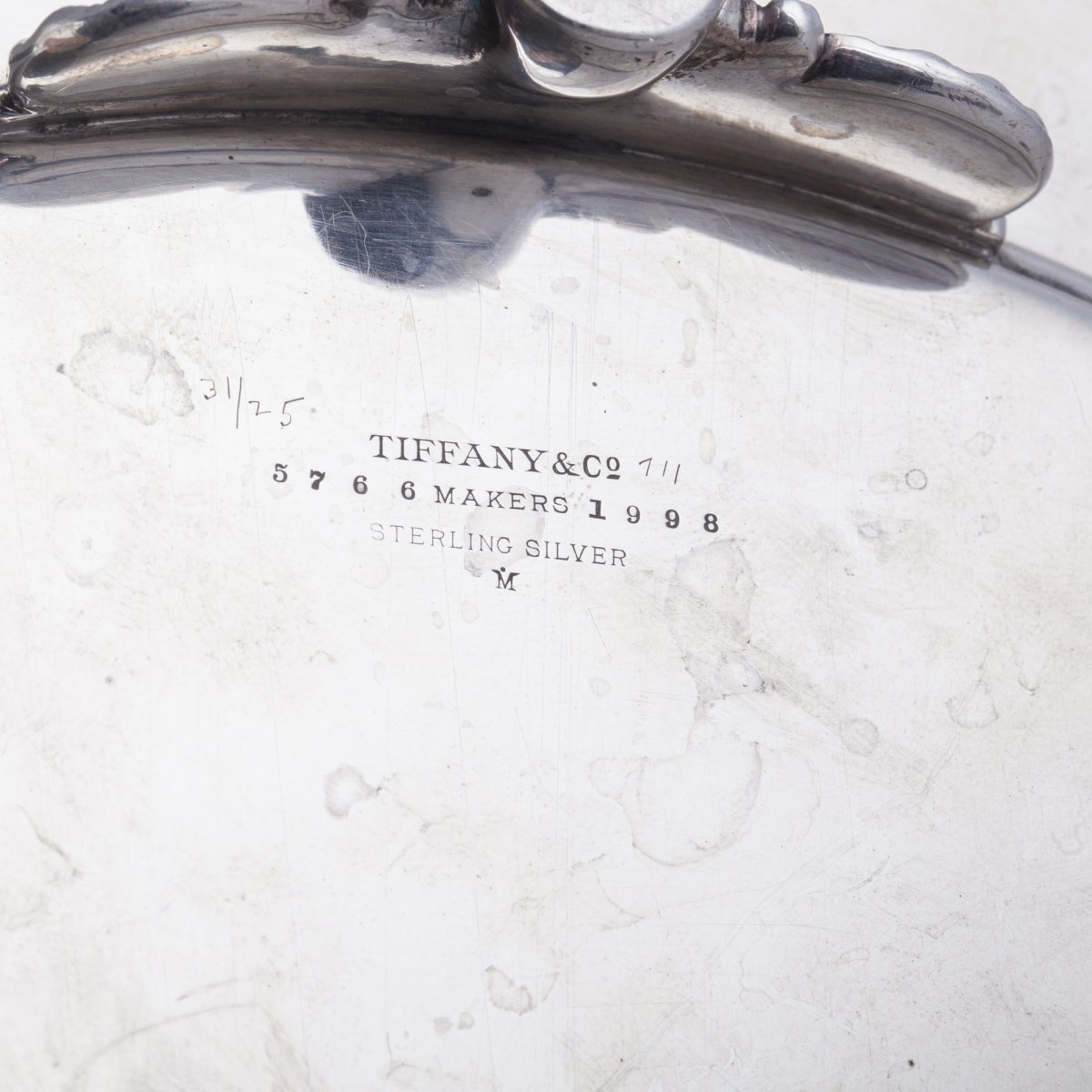A Medium Size Tiffany Plate On Legs-photo-4