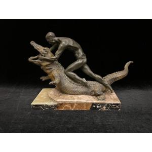 Figure Art Déco "Combat avec crocodile"