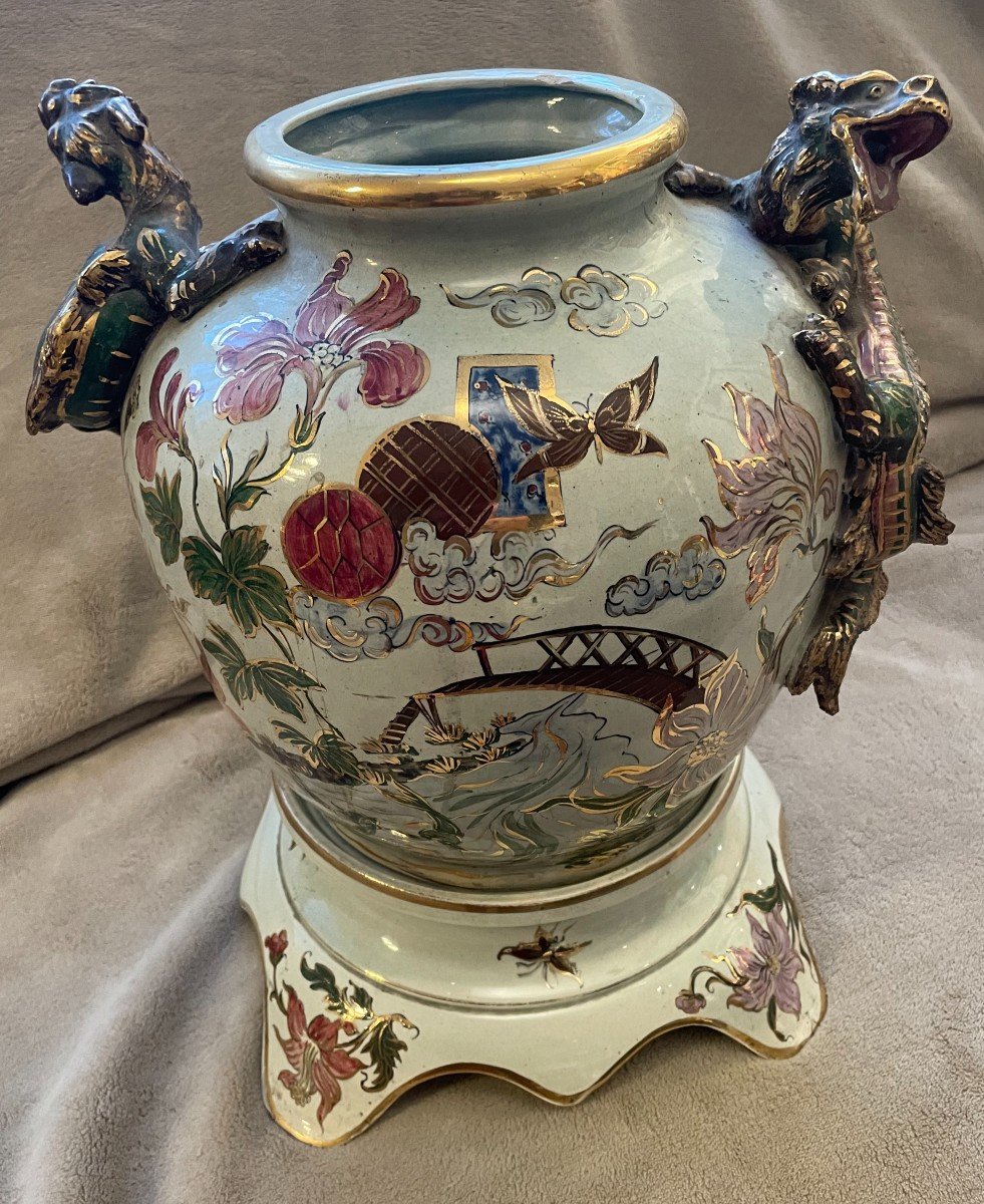 Imposing Dragon Vase 1900