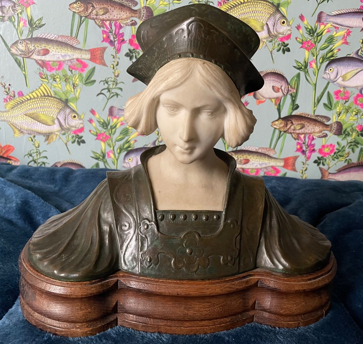 Bust. Verona Bronze. Marble
