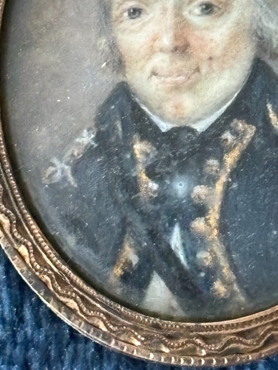 Painted Oval Miniature Portrait Of An Officer -photo-1