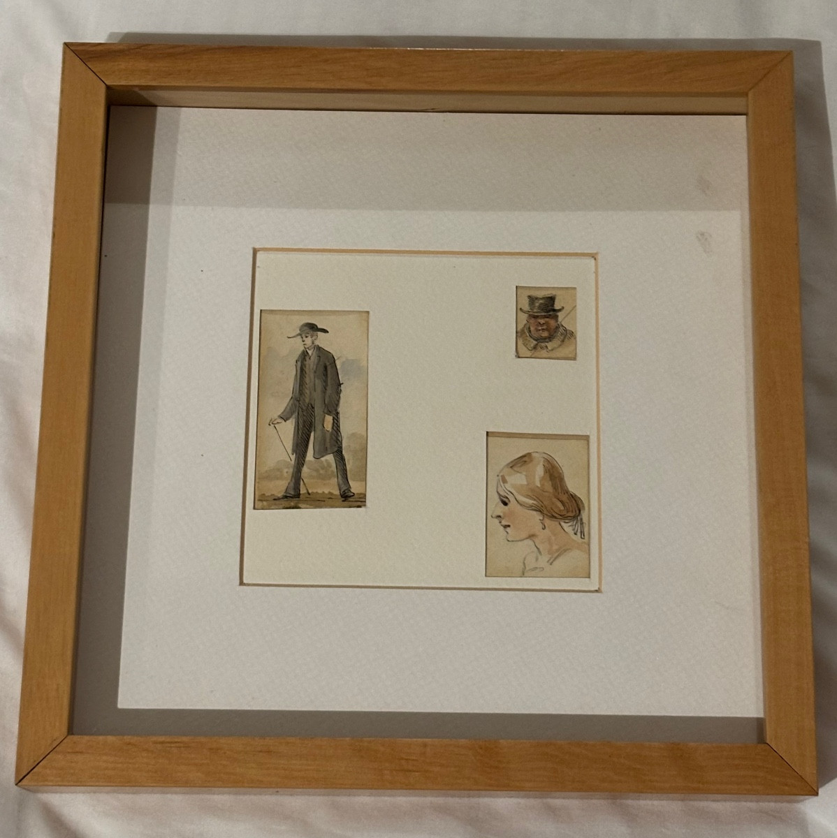 Cadre avec trois miniatures 