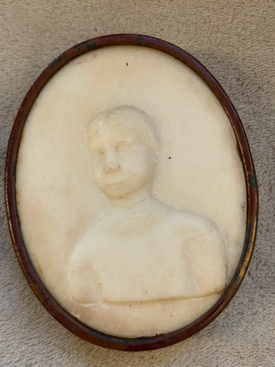 Trois médailles en marbre. Portrait de famille. LAISSE-photo-4