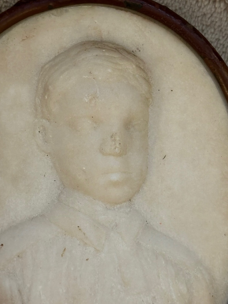 Trois médailles en marbre. Portrait de famille. LAISSE-photo-4