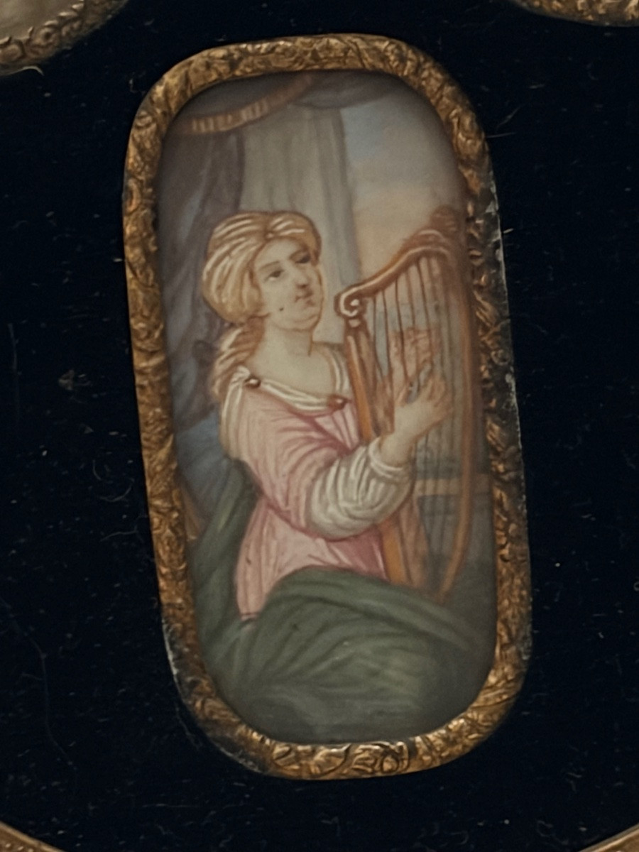 Frame With Three Miniatures -photo-2