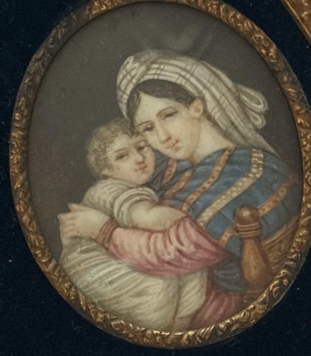 Frame With Three Miniatures -photo-4