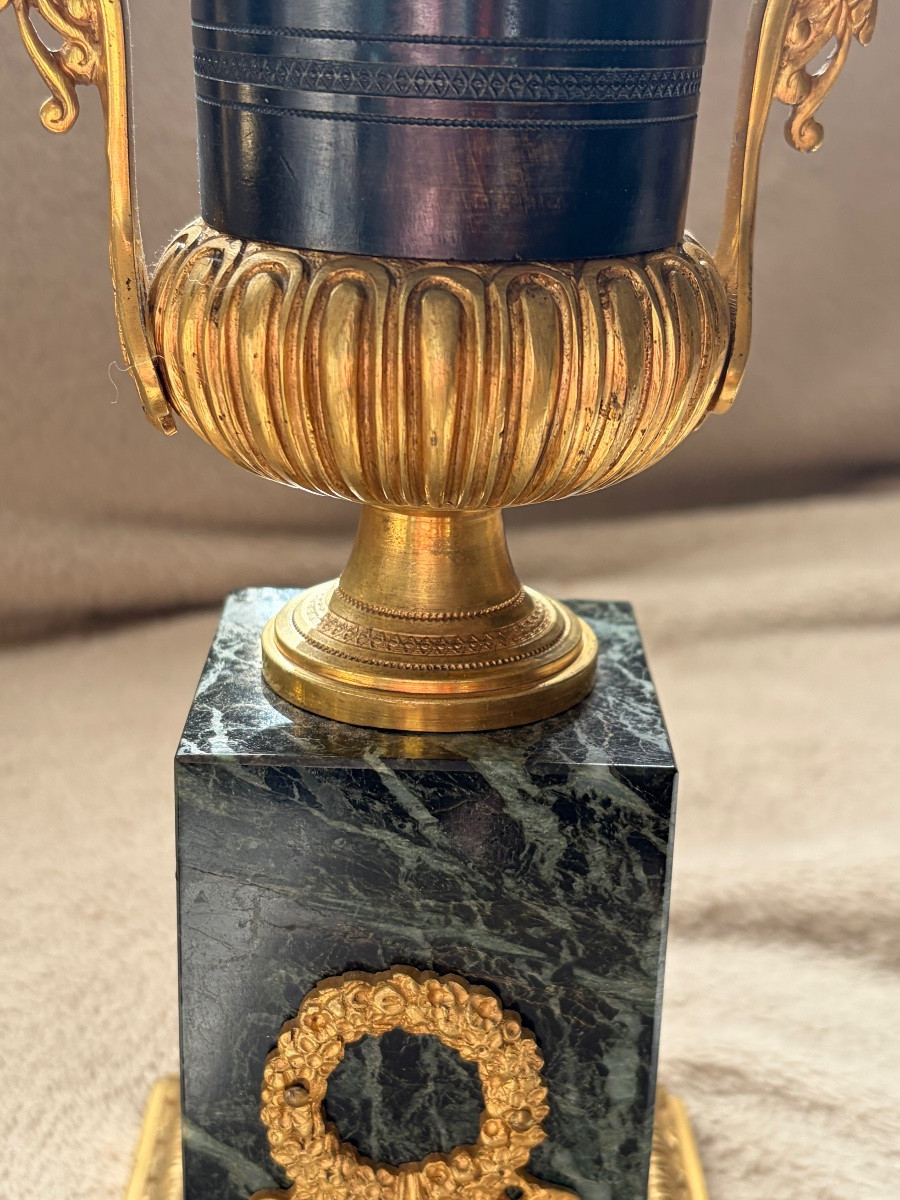 PAIRE D' URNES CASSOLETTES DIRECTOIRE BRONZE DORÉ ET MARBRE-photo-2