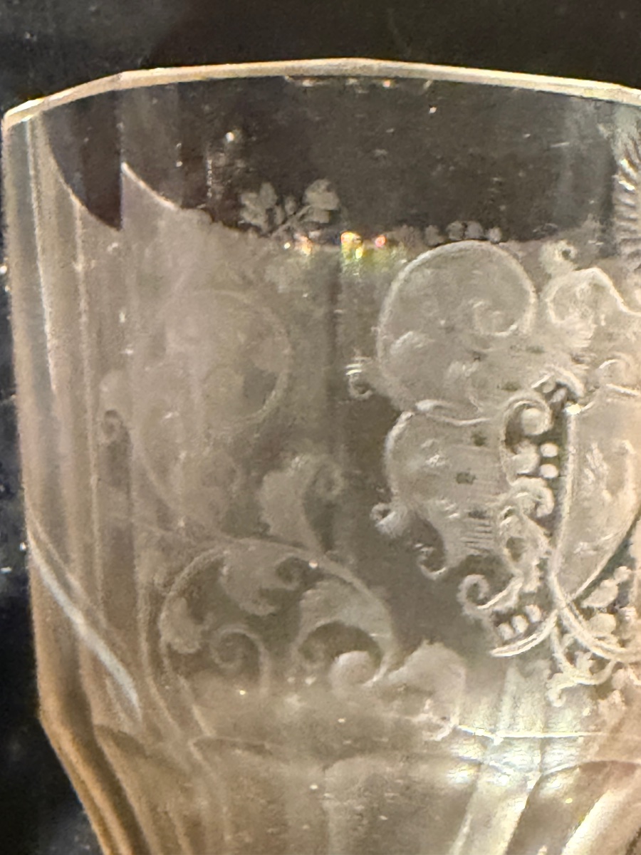 Verre XVIII à motif de Blason-photo-1