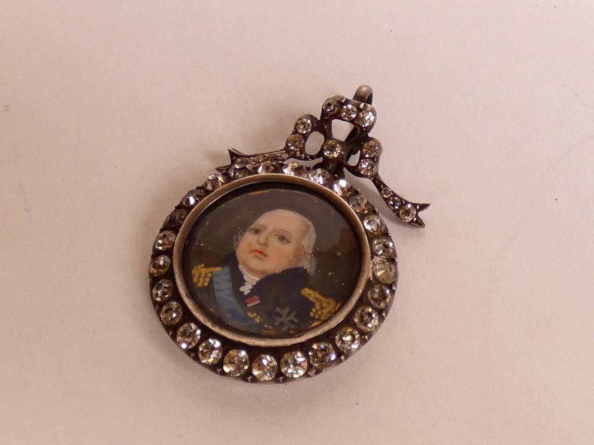 Portrait De Louis XVIII Sur Ivoire  Miniature-photo-1