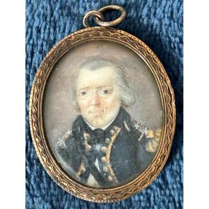 Portrait Miniature Ovale Peint d'Un Officier 