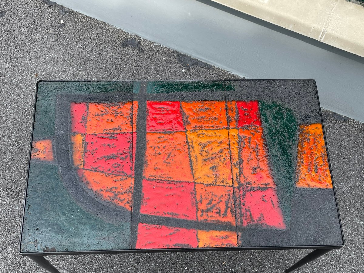 Table Basse vintage En Carreaux De Lave Émaillés Rouges Des Frères Cloutier -photo-1