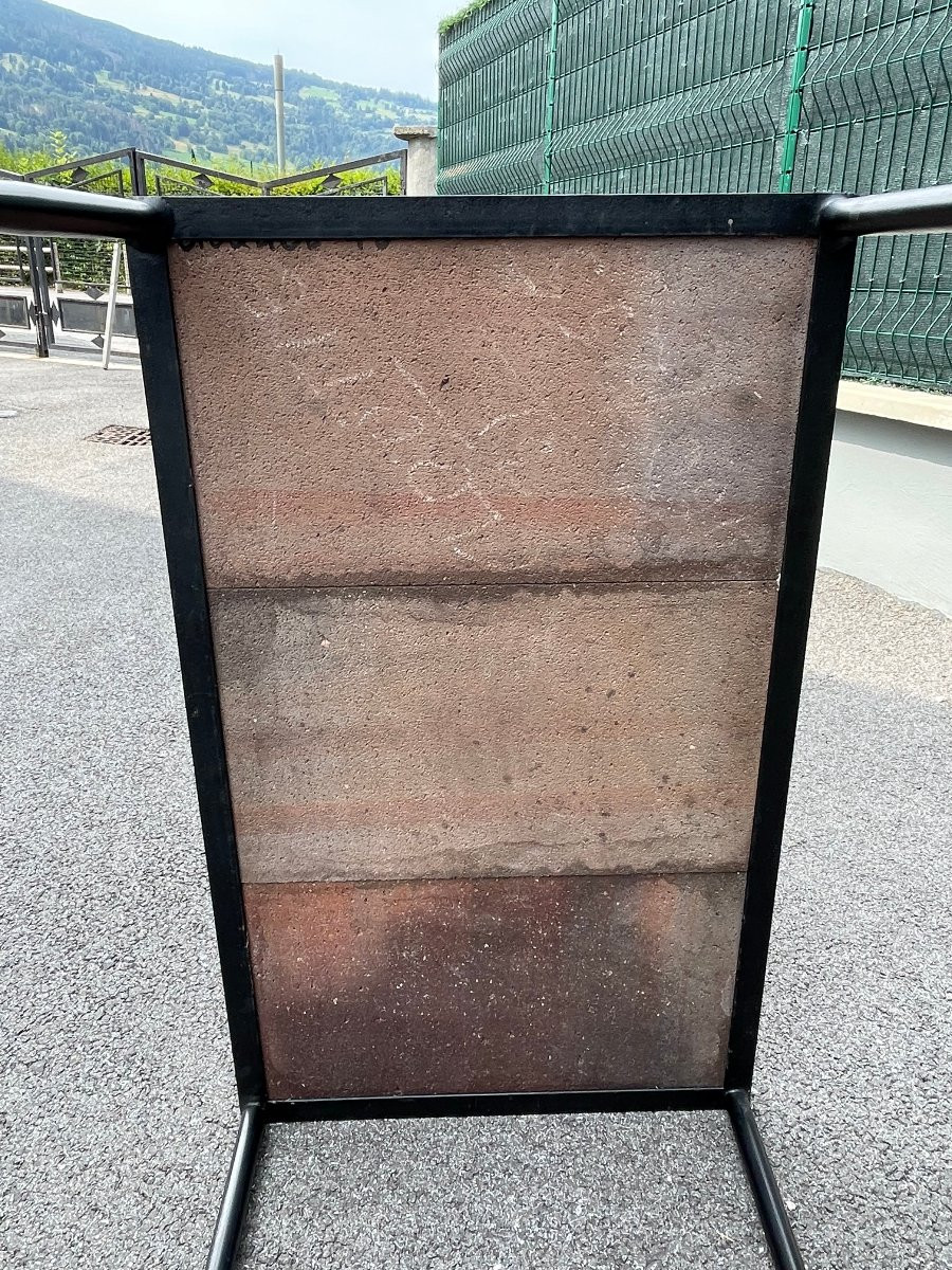 Table Basse vintage En Carreaux De Lave Émaillés Rouges Des Frères Cloutier -photo-6