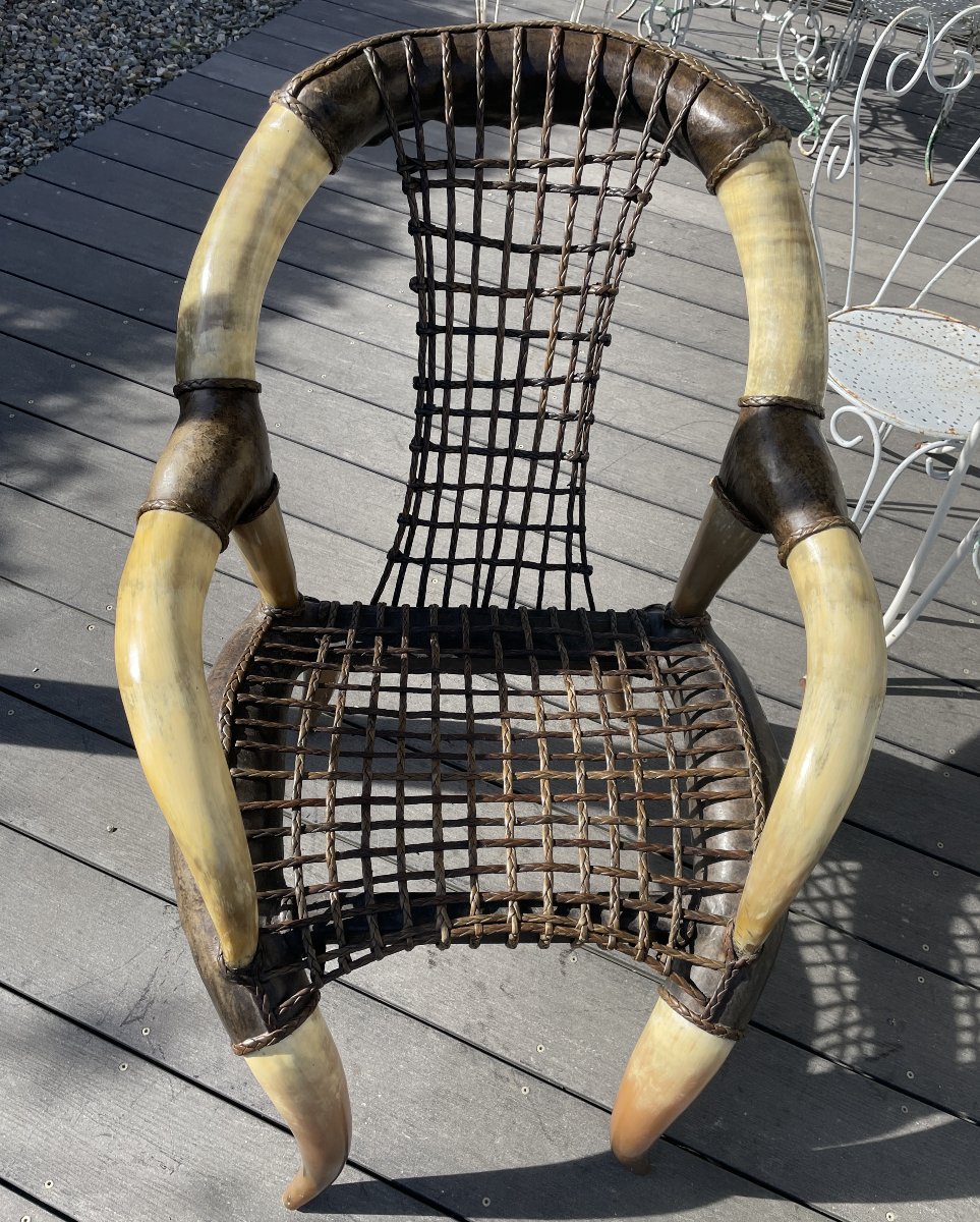 Grand fauteuil vintage en Cornes de buffle et son ottoman-photo-2