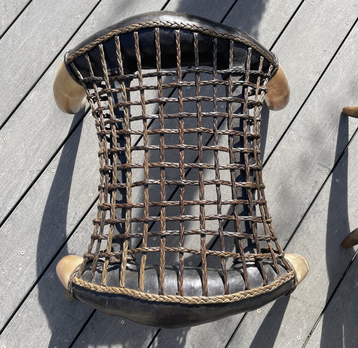 Grand fauteuil vintage en Cornes de buffle et son ottoman-photo-6