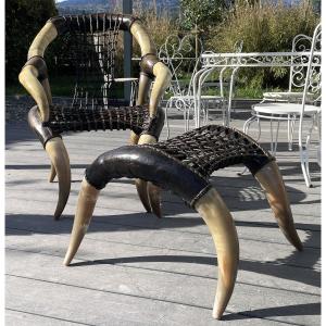 Grand fauteuil vintage en Cornes de buffle et son ottoman