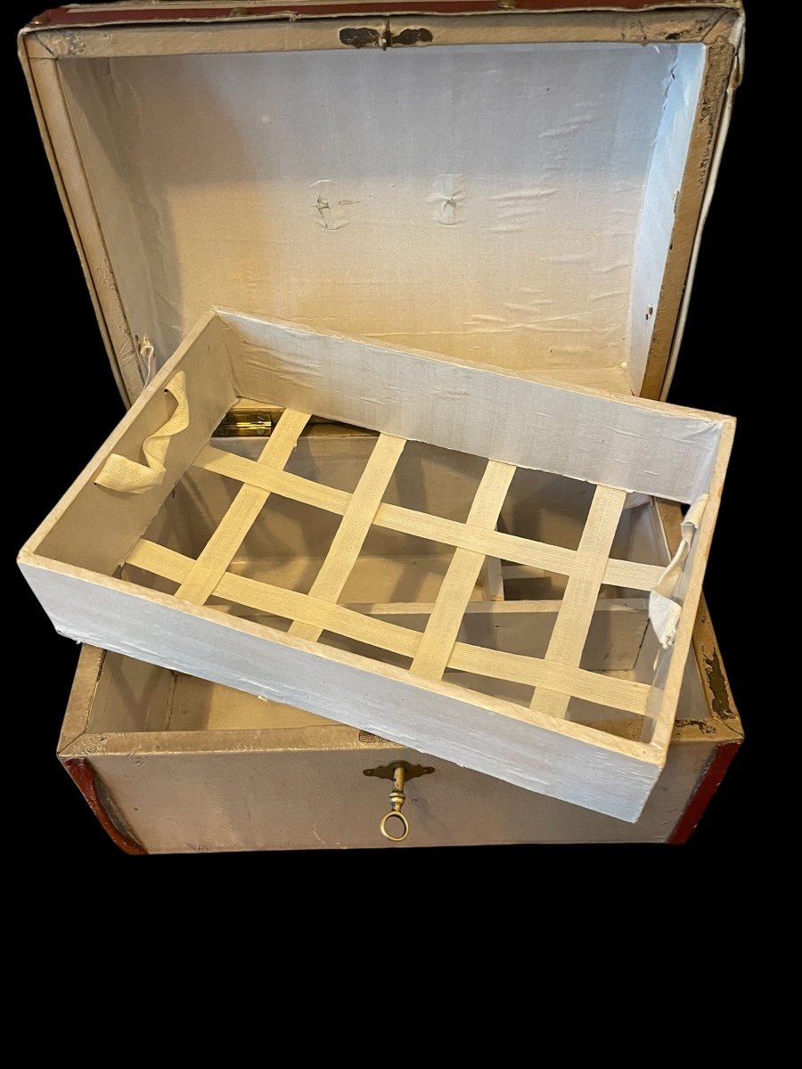 Antique Doll Trunk -photo-4
