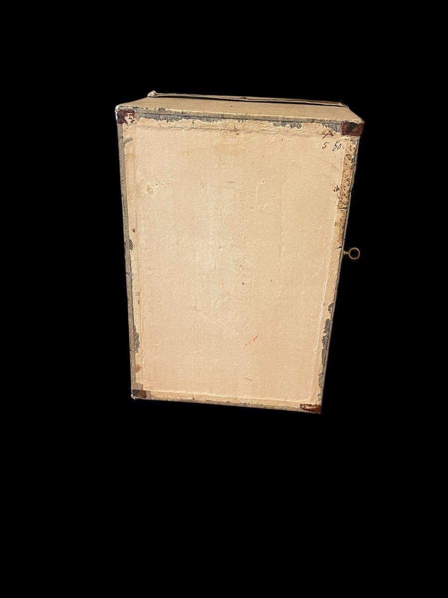 Antique Doll Trunk -photo-3