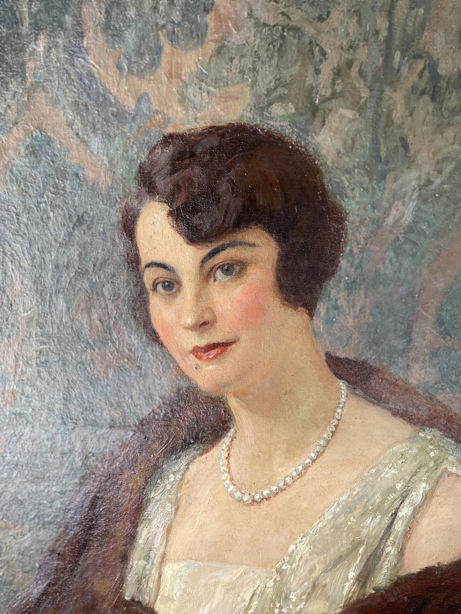 Portrait Of A Woman, Old Painting -photo-2