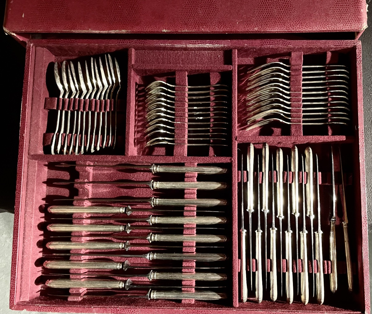 Ménagère PUIFORCAT en argent. 115 pièces -photo-7