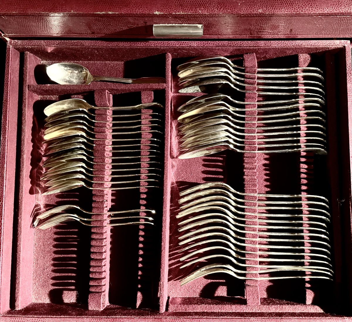 Ménagère PUIFORCAT en argent. 115 pièces -photo-8