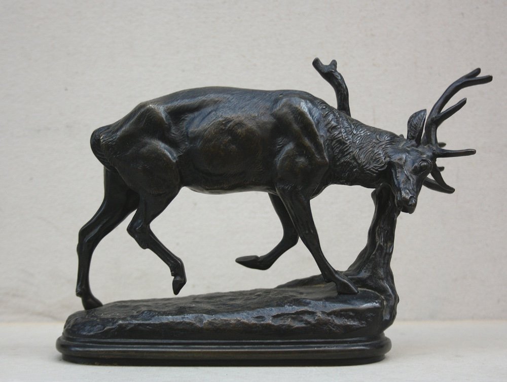 Antoine-Louis Barye (1796 - 1875) "Cerf frottant les bois", sculpture en bronze