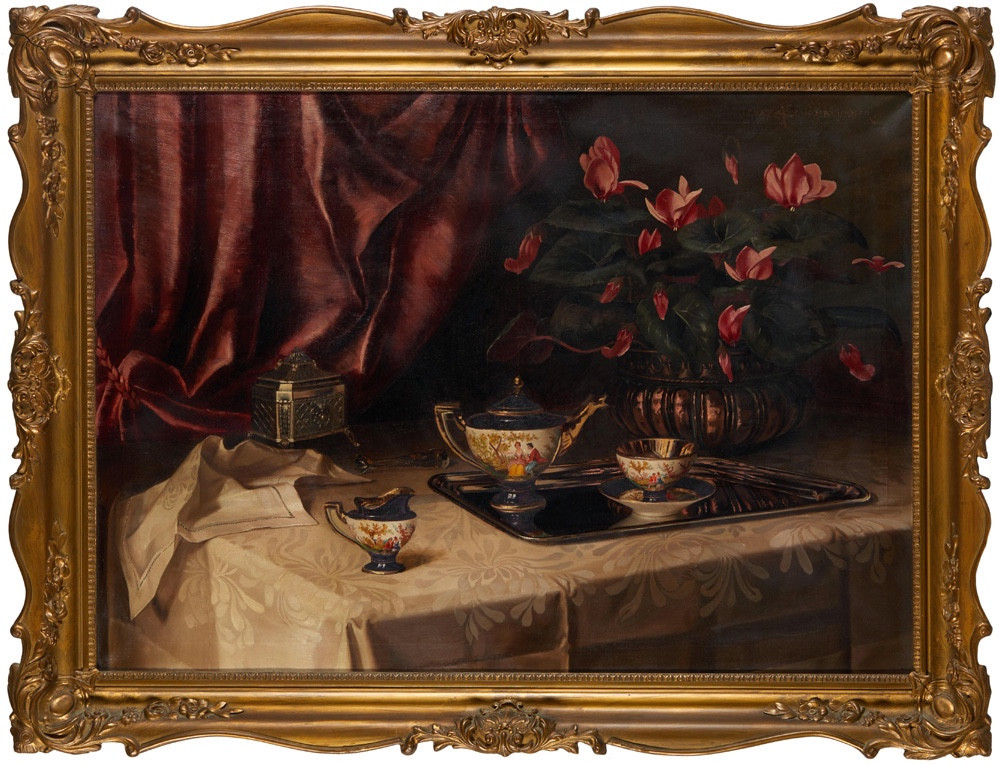Nature morte au service à thé en porcelaine de Sèvres par Ignaz Schoenbrunner, né en 1871