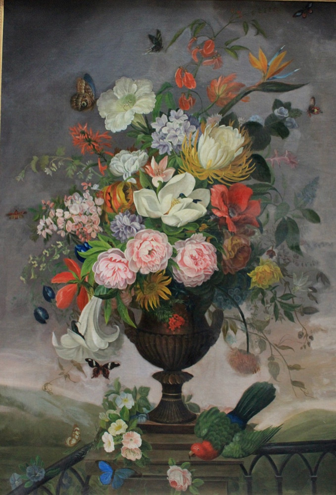 Magnifique nature morte classique avec fleurs, papillons, colibri et perroquet, début du XIXe s-photo-2